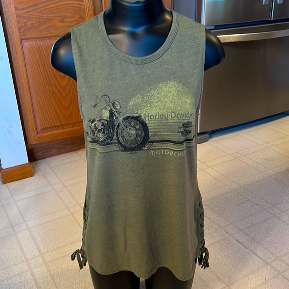 Harley-Davidson Tops - Harley Davidson women’s army green tank top with side ties accent
